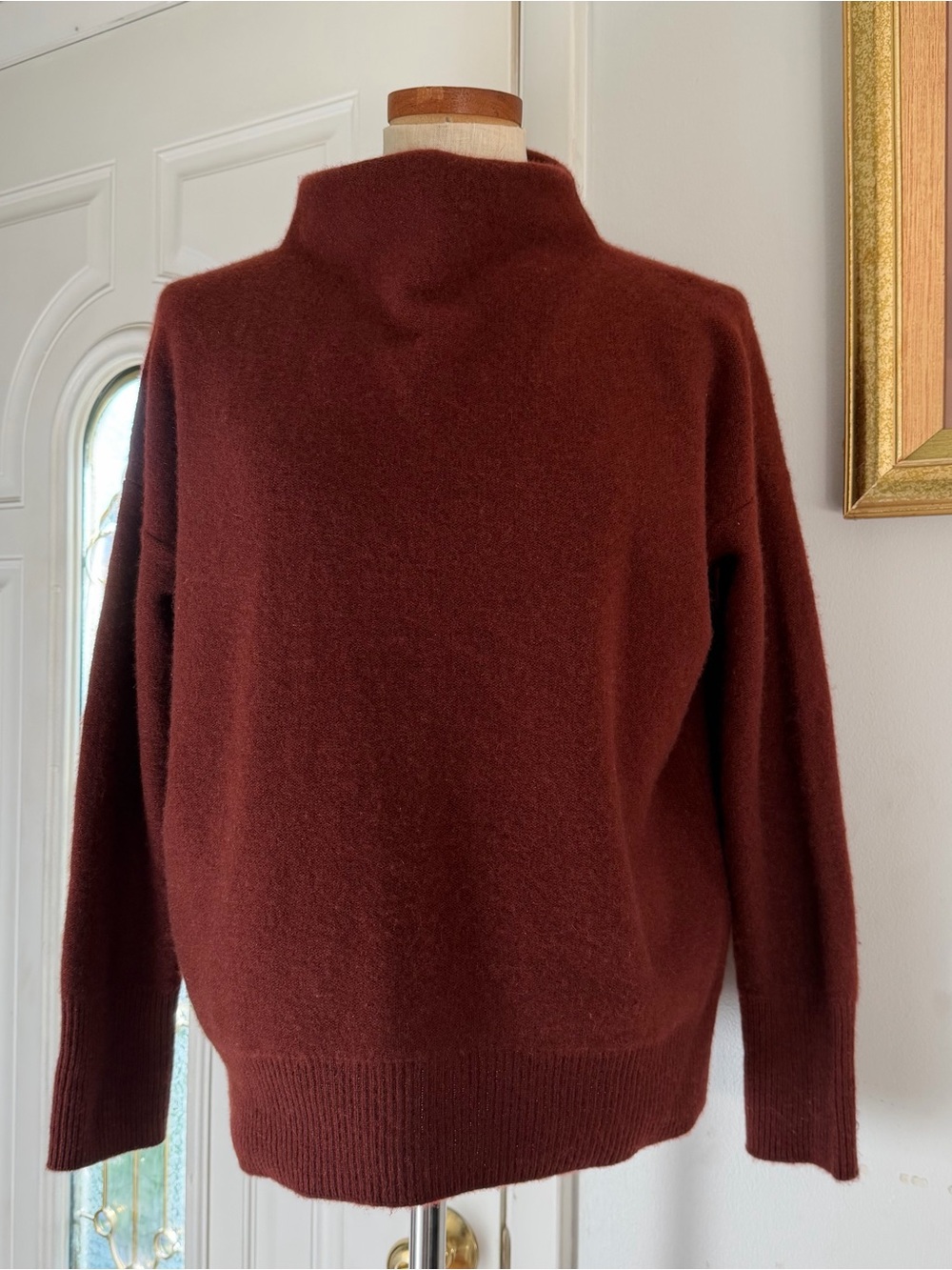 Vince Maroon Funnel neck sweater 100% Cashmere size Small EUC